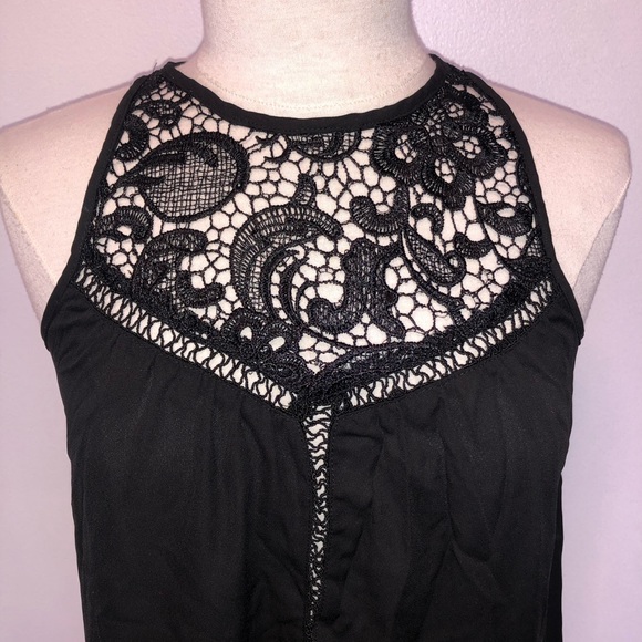 Black tank top with opening in the back - Picture 3 of 5